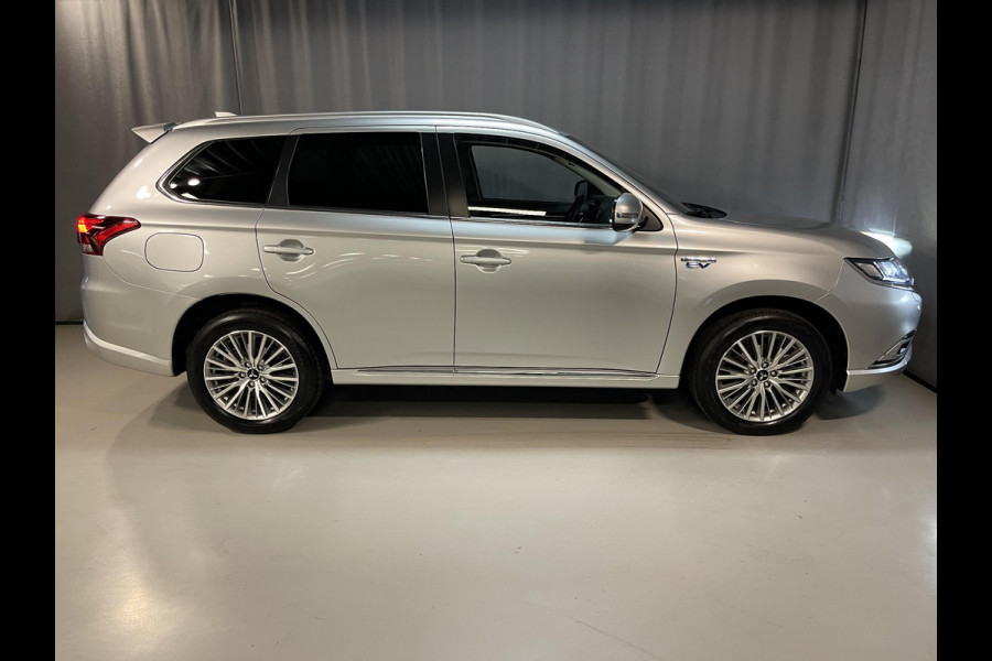 Mitsubishi Outlander 2.4 PHEV Intense 18"/Adaptieve cruise/Dodehoek/LED/Stoelverwarming/PDC v+a/Camera/Apple Carplay & Android Auto