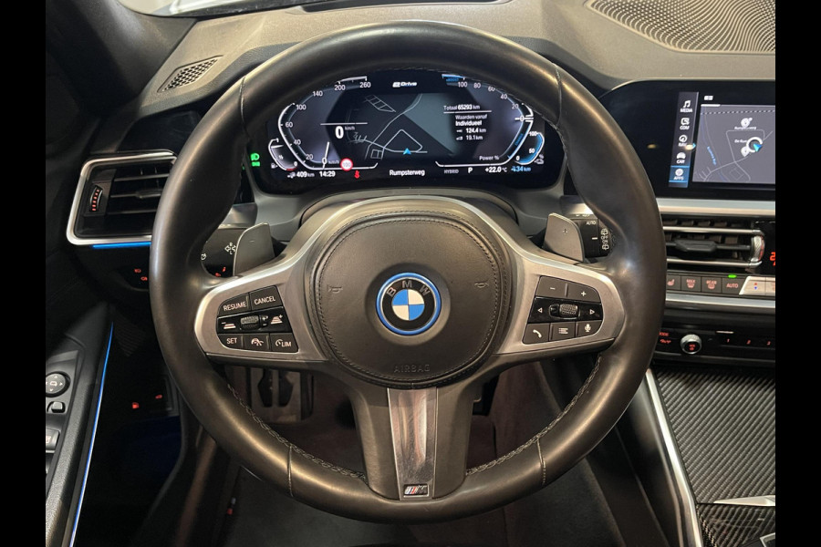 BMW 3 Serie Touring 330e xDrive High Executive 19"/Panoramadak/Adaptieve cruise/Stoelverwarming + memory/Laser LED/360 camera/Head-up/Keyless
