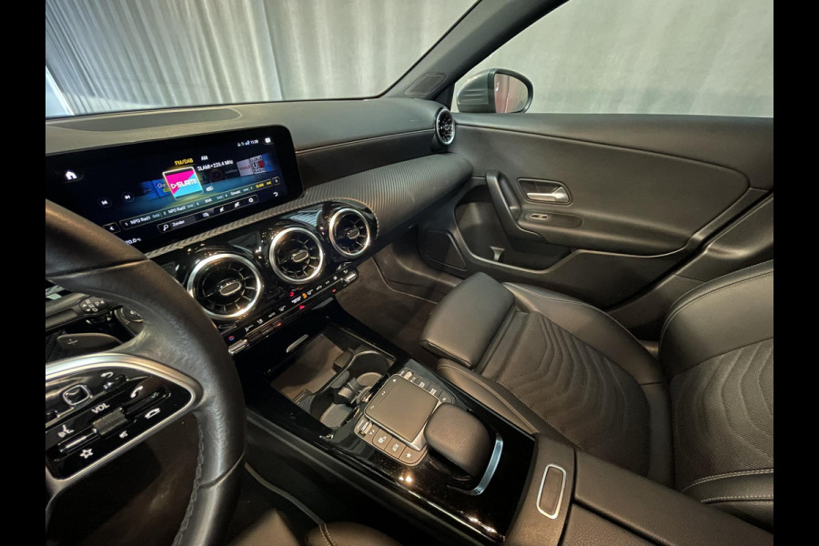 Mercedes-Benz A-Klasse 250 e 17"/Dodehoek/Camera/PDC v+a/Apple Carplay & Android Auto/DAB/Navigatie/Climate