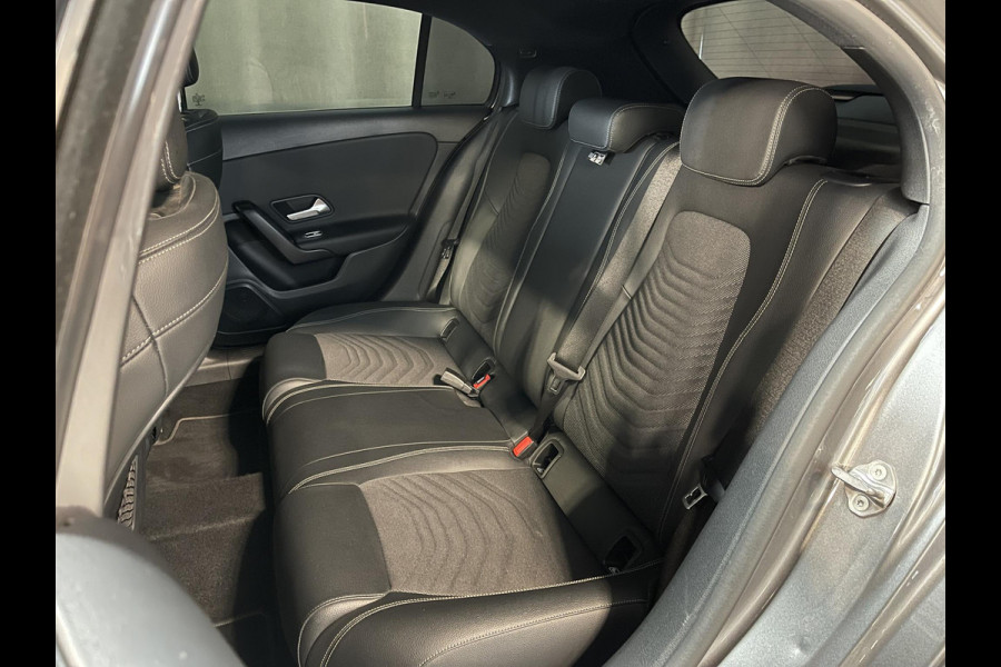 Mercedes-Benz A-Klasse 250 e 17"/Dodehoek/Camera/PDC v+a/Apple Carplay & Android Auto/DAB/Navigatie/Climate