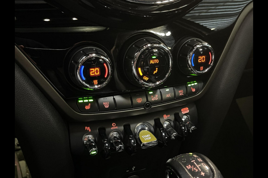 MINI Countryman 1.5 Cooper S E ALL4 Salt John Cooper Works 19"/Panoramadak/JCW sportstoelen + stoelverwarming/Harman Kardon/Keyless/Apple Carplay & Android Auto/Camera