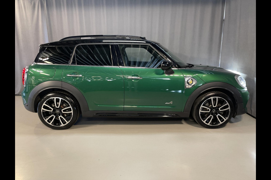 MINI Countryman 1.5 Cooper S E ALL4 Salt John Cooper Works 19"/Panoramadak/JCW sportstoelen + stoelverwarming/Harman Kardon/Keyless/Apple Carplay & Android Auto/Camera