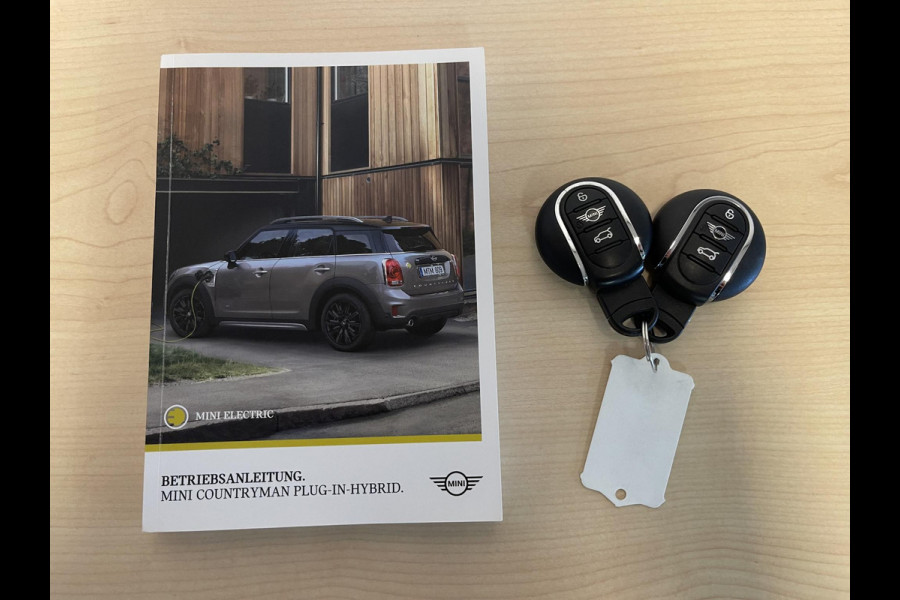 MINI Countryman 1.5 Cooper S E ALL4 Salt John Cooper Works 19"/Panoramadak/JCW sportstoelen + stoelverwarming/Harman Kardon/Keyless/Apple Carplay & Android Auto/Camera