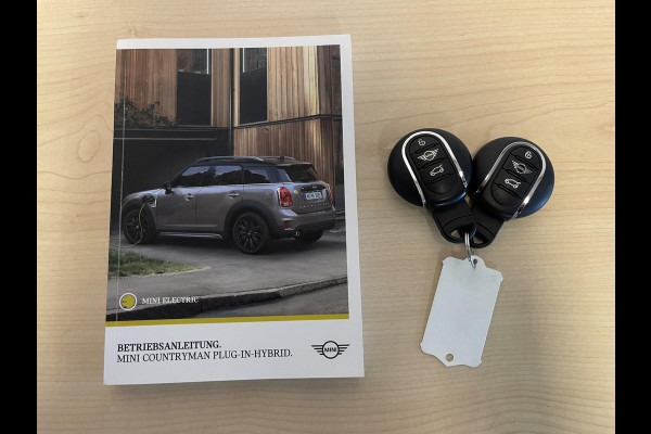 MINI Countryman 1.5 Cooper S E ALL4 Salt John Cooper Works 19"/Panoramadak/JCW sportstoelen + stoelverwarming/Harman Kardon/Keyless/Apple Carplay & Android Auto/Camera