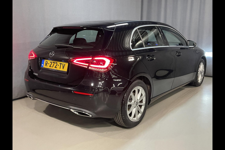 Mercedes-Benz A-Klasse 180 Advantage 17"/Sfeerverlichting/LED/Climate/Stoelverwarming/Apple Carplay & Android Auto