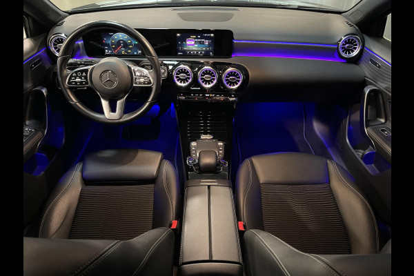 Mercedes-Benz A-Klasse 180 Advantage 17"/Sfeerverlichting/LED/Climate/Stoelverwarming/Apple Carplay & Android Auto