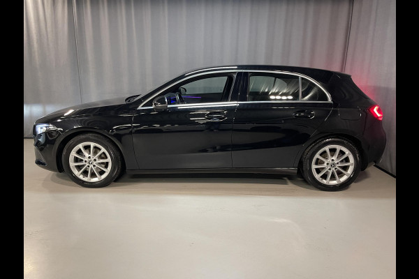 Mercedes-Benz A-Klasse 180 Advantage 17"/Sfeerverlichting/LED/Climate/Stoelverwarming/Apple Carplay & Android Auto