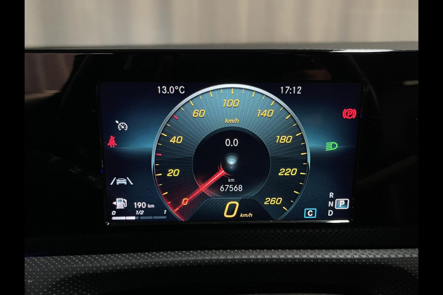 Mercedes-Benz A-Klasse 180 Advantage 17"/Sfeerverlichting/LED/Climate/Stoelverwarming/Apple Carplay & Android Auto