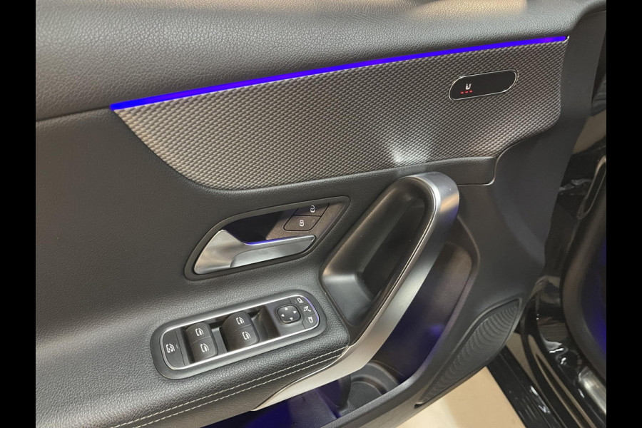 Mercedes-Benz A-Klasse 180 Advantage 17"/Sfeerverlichting/LED/Climate/Stoelverwarming/Apple Carplay & Android Auto