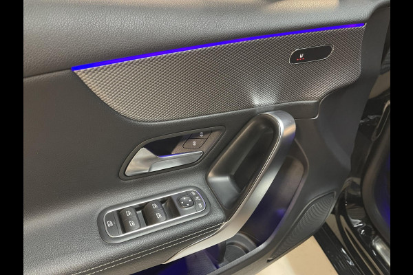 Mercedes-Benz A-Klasse 180 Advantage 17"/Sfeerverlichting/LED/Climate/Stoelverwarming/Apple Carplay & Android Auto