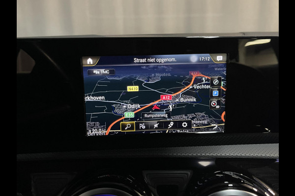 Mercedes-Benz A-Klasse 180 Advantage 17"/Sfeerverlichting/LED/Climate/Stoelverwarming/Apple Carplay & Android Auto