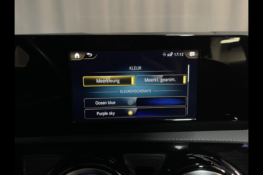 Mercedes-Benz A-Klasse 180 Advantage 17"/Sfeerverlichting/LED/Climate/Stoelverwarming/Apple Carplay & Android Auto