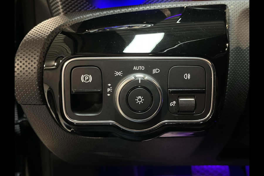 Mercedes-Benz A-Klasse 180 Advantage 17"/Sfeerverlichting/LED/Climate/Stoelverwarming/Apple Carplay & Android Auto