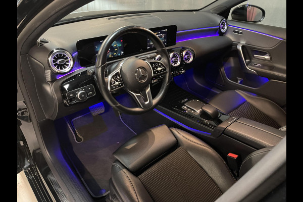 Mercedes-Benz A-Klasse 180 Advantage 17"/Sfeerverlichting/LED/Climate/Stoelverwarming/Apple Carplay & Android Auto