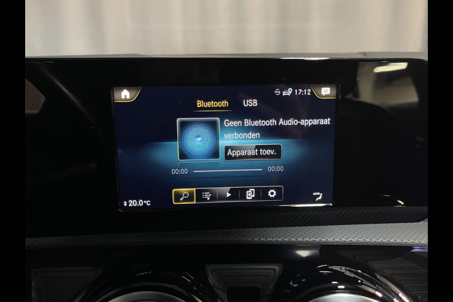 Mercedes-Benz A-Klasse 180 Advantage 17"/Sfeerverlichting/LED/Climate/Stoelverwarming/Apple Carplay & Android Auto
