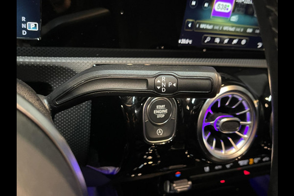 Mercedes-Benz A-Klasse 180 Advantage 17"/Sfeerverlichting/LED/Climate/Stoelverwarming/Apple Carplay & Android Auto
