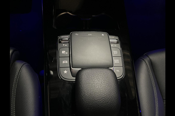 Mercedes-Benz A-Klasse 180 Advantage 17"/Sfeerverlichting/LED/Climate/Stoelverwarming/Apple Carplay & Android Auto