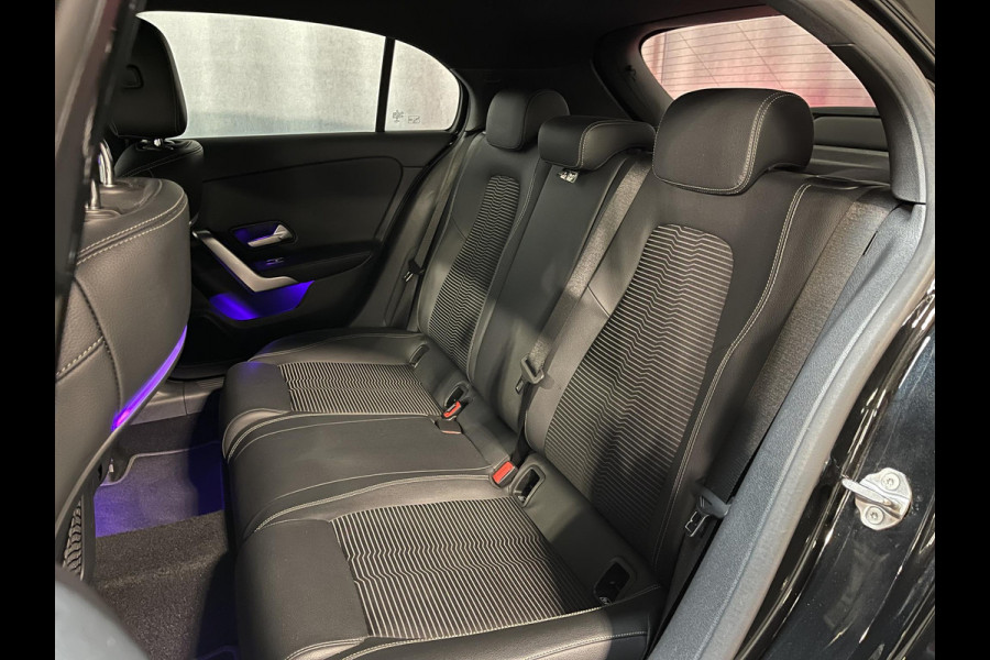 Mercedes-Benz A-Klasse 180 Advantage 17"/Sfeerverlichting/LED/Climate/Stoelverwarming/Apple Carplay & Android Auto