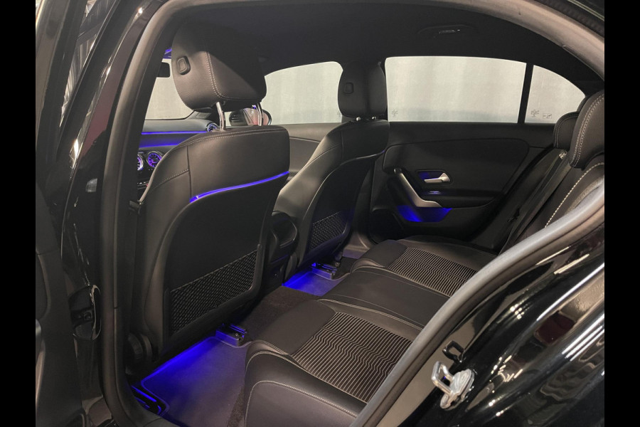 Mercedes-Benz A-Klasse 180 Advantage 17"/Sfeerverlichting/LED/Climate/Stoelverwarming/Apple Carplay & Android Auto