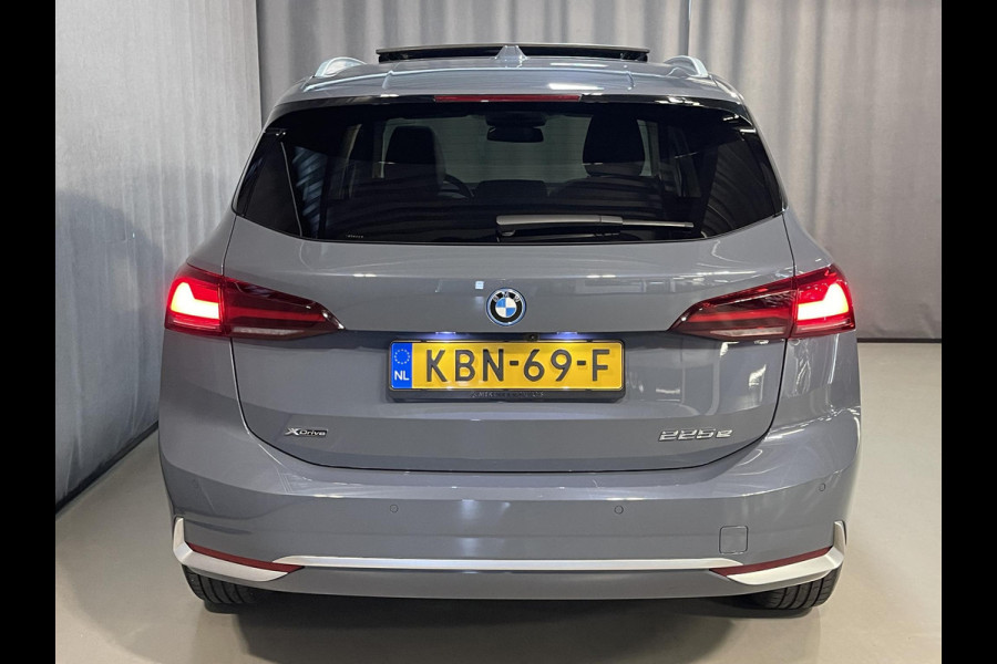 BMW 2 Serie Active Tourer 225e xDrive Luxury Line 17"/Leder + memory/Panoramadak/Stoelmassage/Harman Kardon/Camera/Head-up/Dodehoek/Apple Carplay & Android Auto