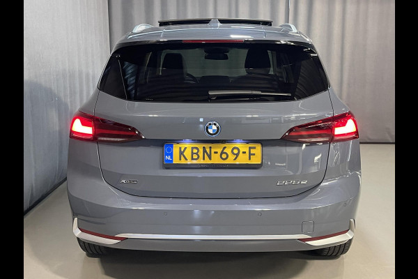 BMW 2 Serie Active Tourer 225e xDrive Luxury Line 17"/Leder + memory/Panoramadak/Stoelmassage/Harman Kardon/Camera/Head-up/Dodehoek/Apple Carplay & Android Auto