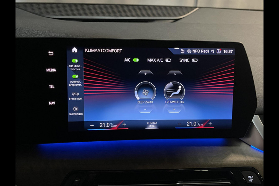 BMW 2 Serie Active Tourer 225e xDrive Luxury Line 17"/Leder + memory/Panoramadak/Stoelmassage/Harman Kardon/Camera/Head-up/Dodehoek/Apple Carplay & Android Auto