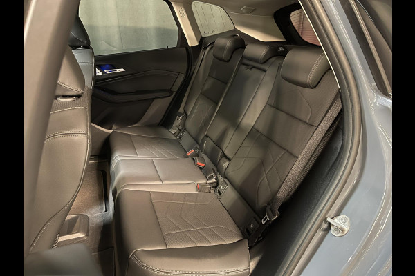 BMW 2 Serie Active Tourer 225e xDrive Luxury Line 17"/Leder + memory/Panoramadak/Stoelmassage/Harman Kardon/Camera/Head-up/Dodehoek/Apple Carplay & Android Auto