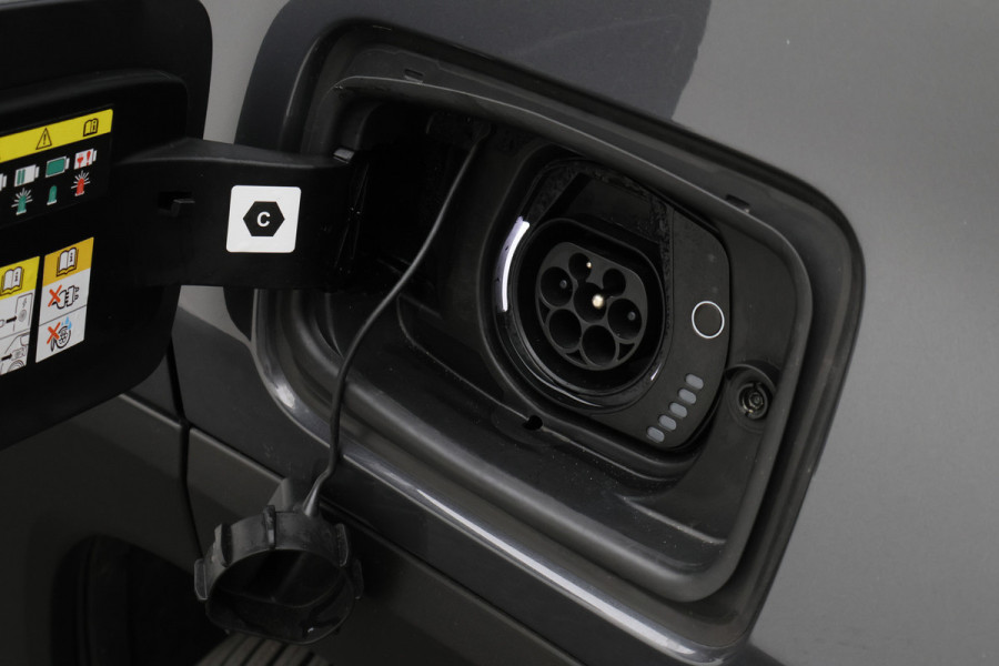 Jeep Renegade 4xe 240 Plug-in Hybrid Electric 80th Anniversary Climate, ACC, Camera, Apple Carplay, Stoelverwarming, Trekhaak, PDC, 19''