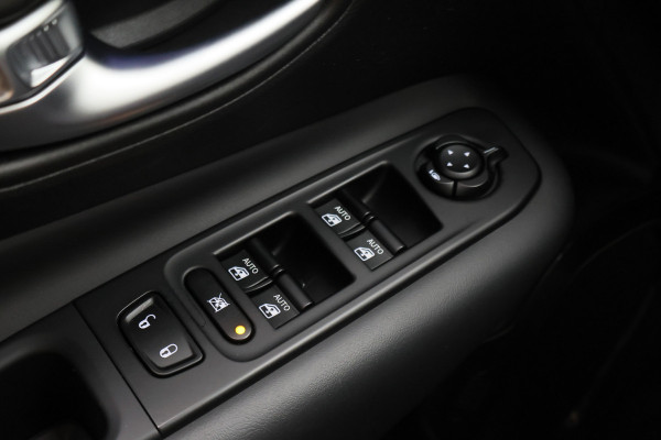 Jeep Renegade 4xe 240 Plug-in Hybrid Electric 80th Anniversary Climate, ACC, Camera, Apple Carplay, Stoelverwarming, Trekhaak, PDC, 19''