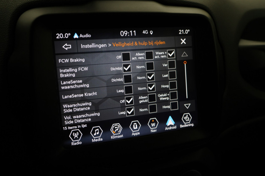 Jeep Renegade 4xe 240 Plug-in Hybrid Electric 80th Anniversary Climate, ACC, Camera, Apple Carplay, Stoelverwarming, Trekhaak, PDC, 19''