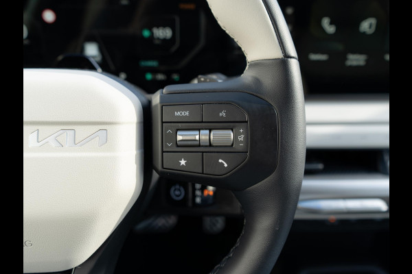 Kia EV4 GT-Line 81.4 kWh | DIRECT LEVERBAAR | Schuifkanteldak | Navigatie | Stoel en stuurverwarming | H&K | Elektrische achterklep