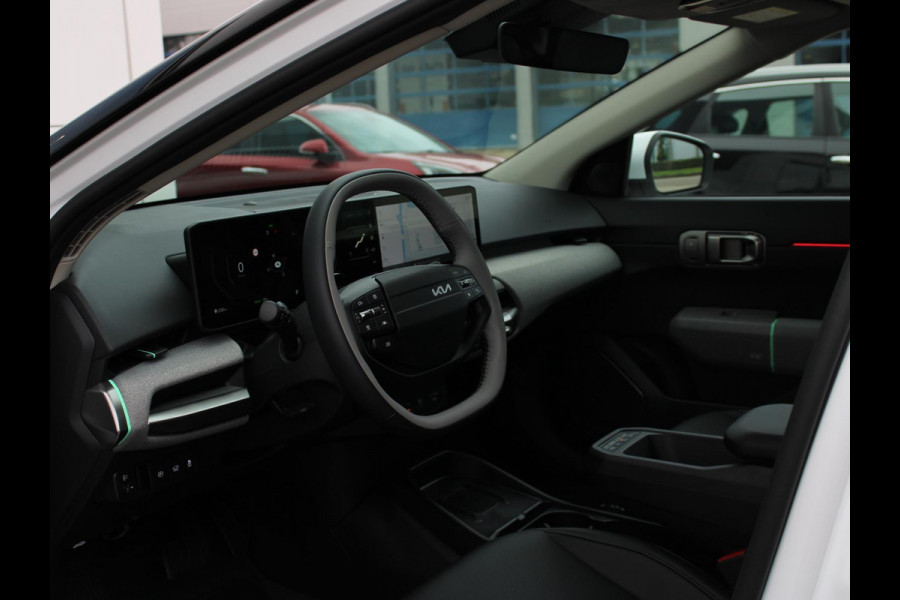 Kia EV4 Plus Advanced 58.3 kWh | DIRECT LEVERBAAR | Schuifkanteldak | Navigatie | Stoel en stuurverwarming | H&K | Elektrische achterklep