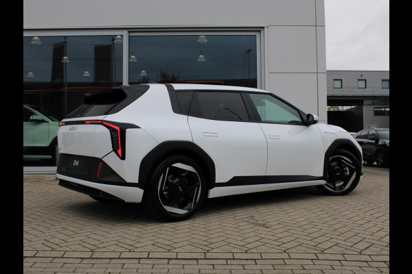 Kia EV4 Plus Advanced 58.3 kWh | DIRECT LEVERBAAR | Schuifkanteldak | Navigatie | Stoel en stuurverwarming | H&K | Elektrische achterklep