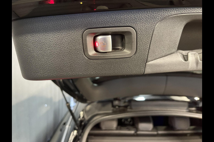 Mercedes-Benz GLC 300e 4MATIC 19"/Trekhaak/Dodehoek/Rijstrooksensor/Sfeerverlichting/Apple Carplay & Android Auto/Stoelverwarming/Elektrische klep