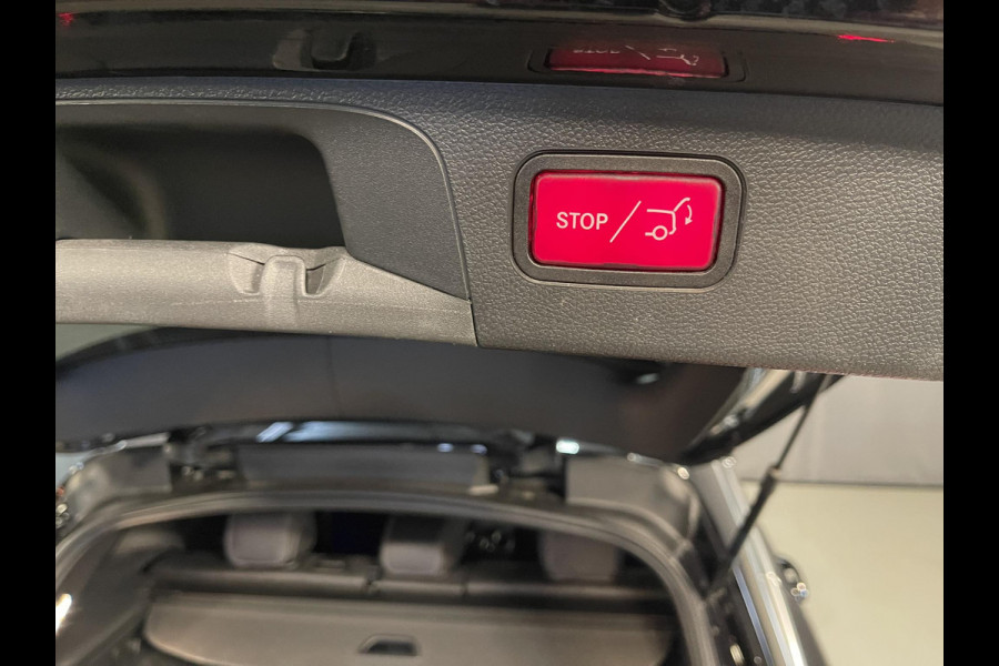 Mercedes-Benz GLC 300e 4MATIC 19"/Trekhaak/Dodehoek/Rijstrooksensor/Sfeerverlichting/Apple Carplay & Android Auto/Stoelverwarming/Elektrische klep