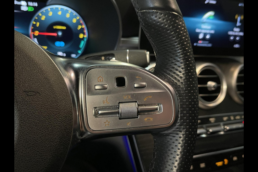 Mercedes-Benz GLC 300e 4MATIC 19"/Trekhaak/Dodehoek/Rijstrooksensor/Sfeerverlichting/Apple Carplay & Android Auto/Stoelverwarming/Elektrische klep