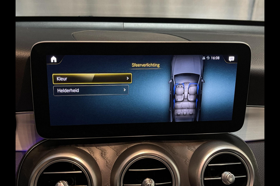 Mercedes-Benz GLC 300e 4MATIC 19"/Trekhaak/Dodehoek/Rijstrooksensor/Sfeerverlichting/Apple Carplay & Android Auto/Stoelverwarming/Elektrische klep