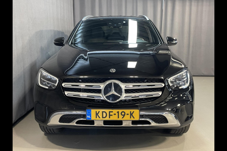 Mercedes-Benz GLC 300e 4MATIC 19"/Trekhaak/Dodehoek/Rijstrooksensor/Sfeerverlichting/Apple Carplay & Android Auto/Stoelverwarming/Elektrische klep