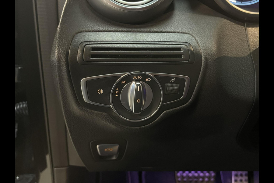 Mercedes-Benz GLC 300e 4MATIC 19"/Trekhaak/Dodehoek/Rijstrooksensor/Sfeerverlichting/Apple Carplay & Android Auto/Stoelverwarming/Elektrische klep