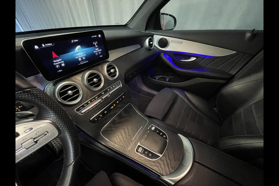 Mercedes-Benz GLC 300e 4MATIC 19"/Trekhaak/Dodehoek/Rijstrooksensor/Sfeerverlichting/Apple Carplay & Android Auto/Stoelverwarming/Elektrische klep
