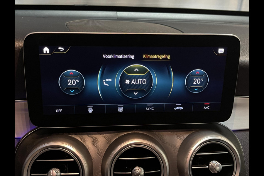 Mercedes-Benz GLC 300e 4MATIC 19"/Trekhaak/Dodehoek/Rijstrooksensor/Sfeerverlichting/Apple Carplay & Android Auto/Stoelverwarming/Elektrische klep