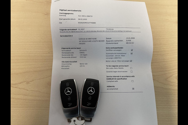 Mercedes-Benz GLC 300e 4MATIC 19"/Trekhaak/Dodehoek/Rijstrooksensor/Sfeerverlichting/Apple Carplay & Android Auto/Stoelverwarming/Elektrische klep