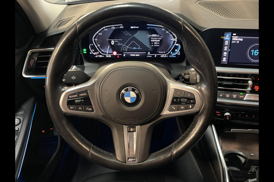 BMW 3 Serie Touring 330e xDrive Sport Line 18"/Sportstoelen + memory/Stoel + stuurverwarming/Keyless/PDC/Apple Carplay & Android Auto