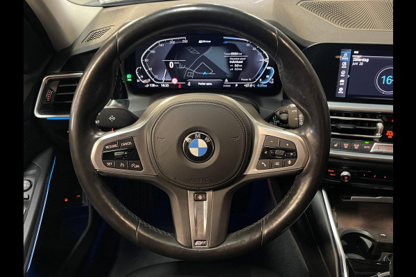 BMW 3 Serie Touring 330e xDrive Sport Line 18"/Sportstoelen + memory/Stoel + stuurverwarming/Keyless/PDC/Apple Carplay & Android Auto