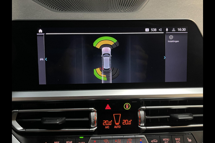 BMW 3 Serie Touring 330e xDrive Sport Line 18"/Sportstoelen + memory/Stoel + stuurverwarming/Keyless/PDC/Apple Carplay & Android Auto