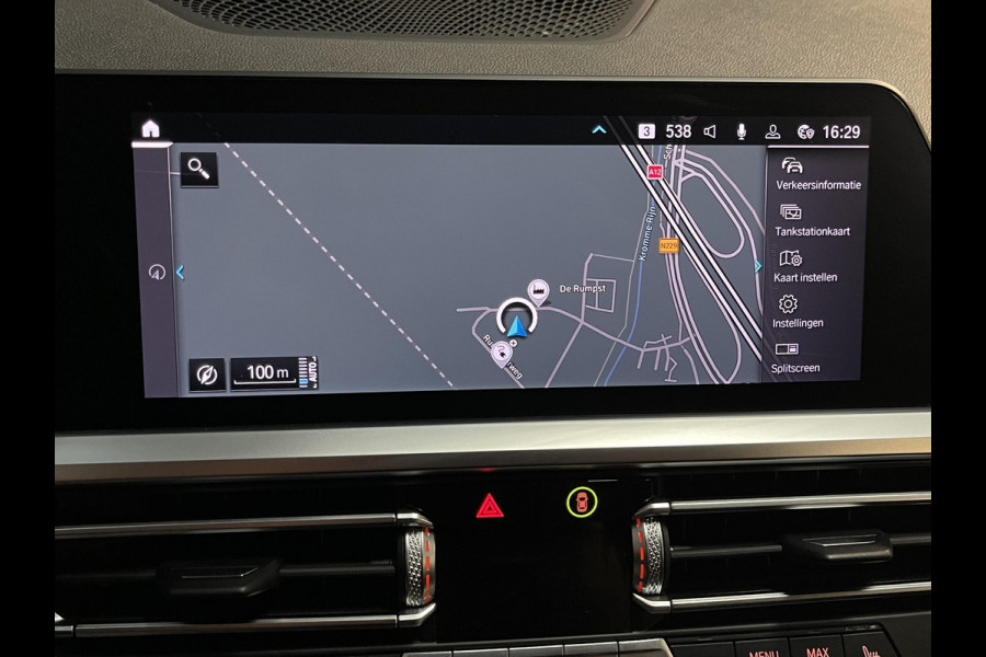BMW 3 Serie Touring 330e xDrive Sport Line 18"/Sportstoelen + memory/Stoel + stuurverwarming/Keyless/PDC/Apple Carplay & Android Auto