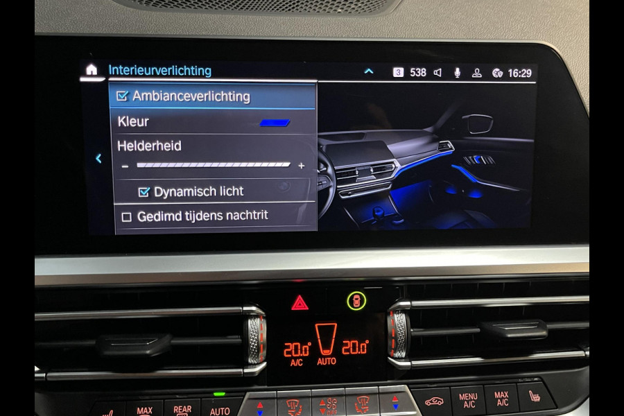 BMW 3 Serie Touring 330e xDrive Sport Line 18"/Sportstoelen + memory/Stoel + stuurverwarming/Keyless/PDC/Apple Carplay & Android Auto