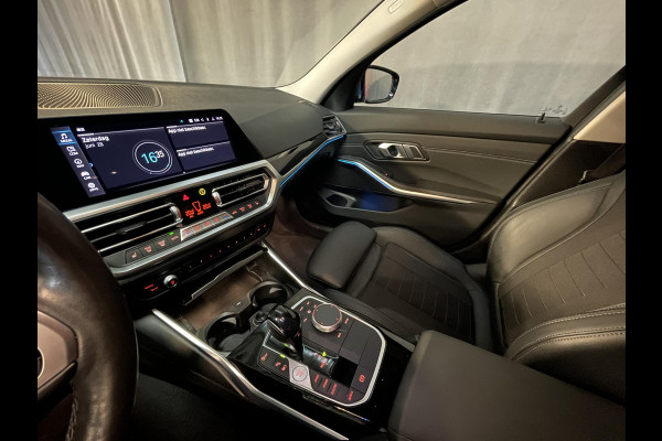 BMW 3 Serie Touring 330e xDrive Sport Line 18"/Sportstoelen + memory/Stoel + stuurverwarming/Keyless/PDC/Apple Carplay & Android Auto