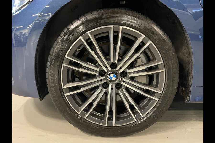 BMW 3 Serie Touring 330e xDrive Sport Line 18"/Sportstoelen + memory/Stoel + stuurverwarming/Keyless/PDC/Apple Carplay & Android Auto