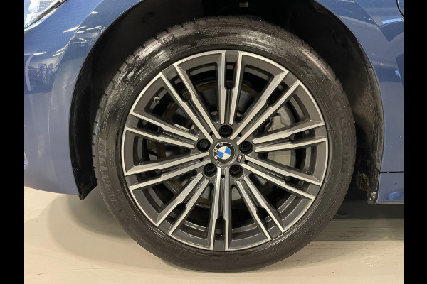 BMW 3 Serie Touring 330e xDrive Sport Line 18"/Sportstoelen + memory/Stoel + stuurverwarming/Keyless/PDC/Apple Carplay & Android Auto